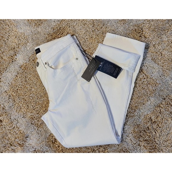 NWT Rock & Republic White Kendall Mid Rise Capri Size Size 6. - Picture 1 of 9